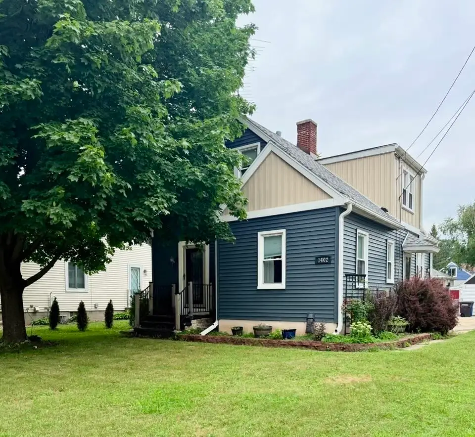 1402 W Murdock Avenue, Oshkosh, WI 54901 - #1