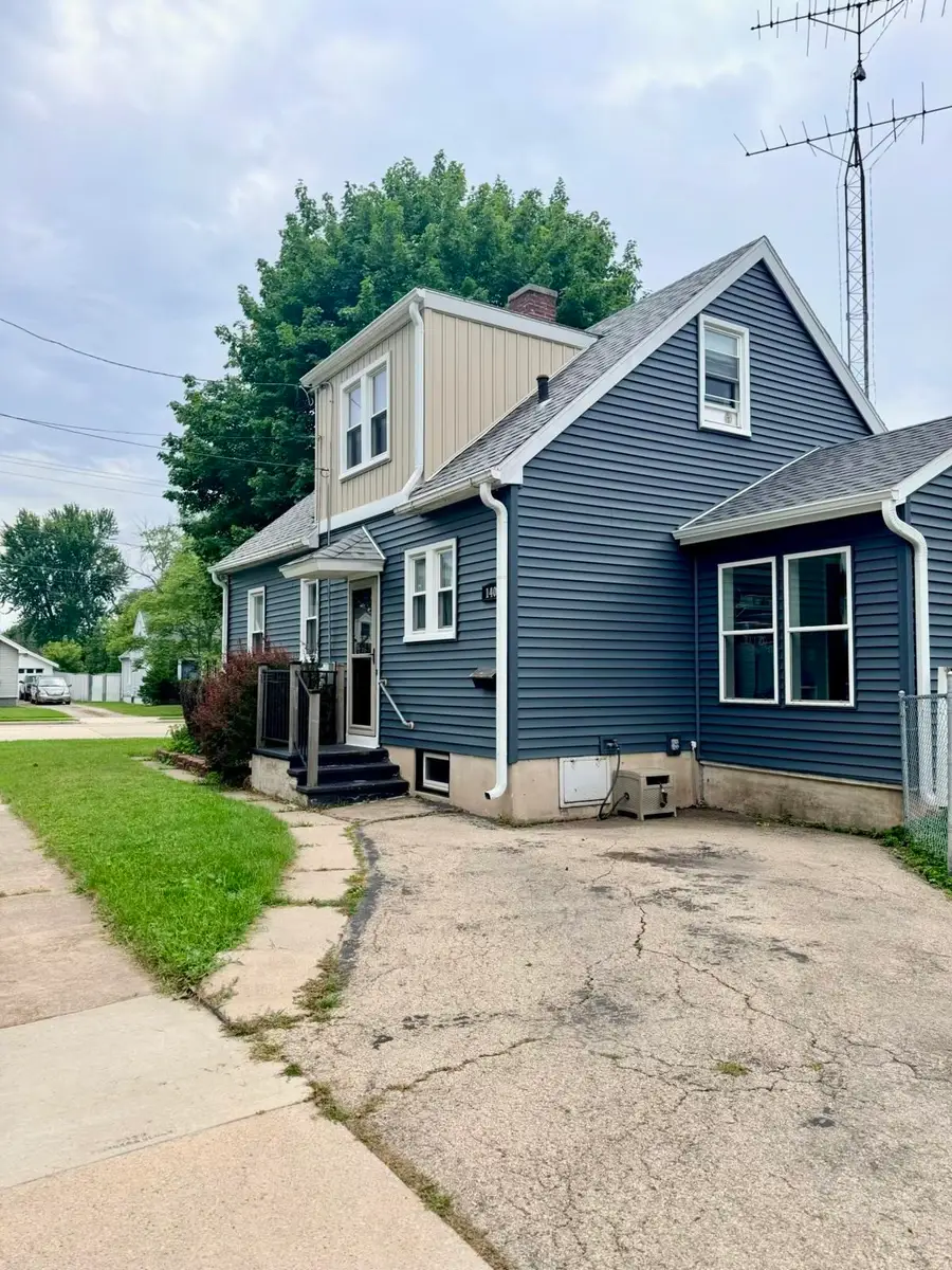 1402 W Murdock Avenue, Oshkosh, WI 54901 - #2