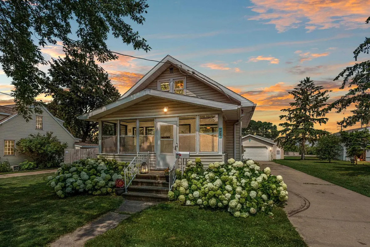 1019 Desnoyer Street, Kaukauna, WI 54130 - #1