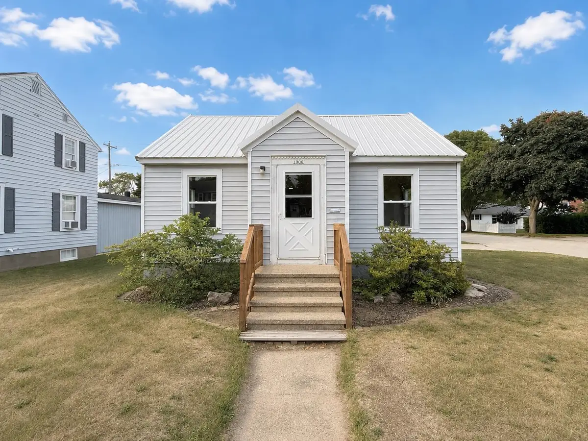 1900 16th Avenue, Menominee, MI 49858 - #1