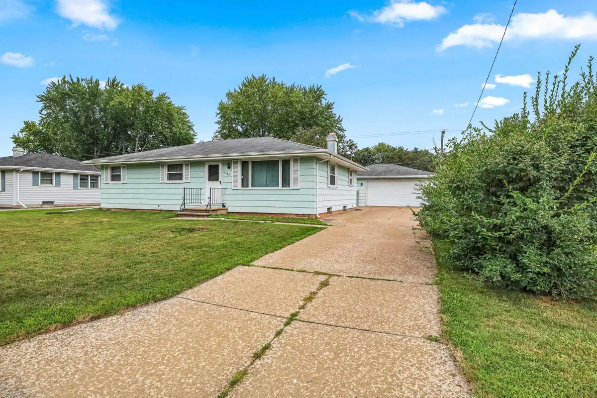 1146 Honeysuckle Lane, Neenah, WI 54956 - #1