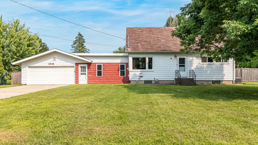 1918 Alaska Street, Oshkosh, WI 54902 - #2