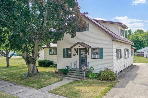 120 5th Street, OCONTO, WI 54153-1116