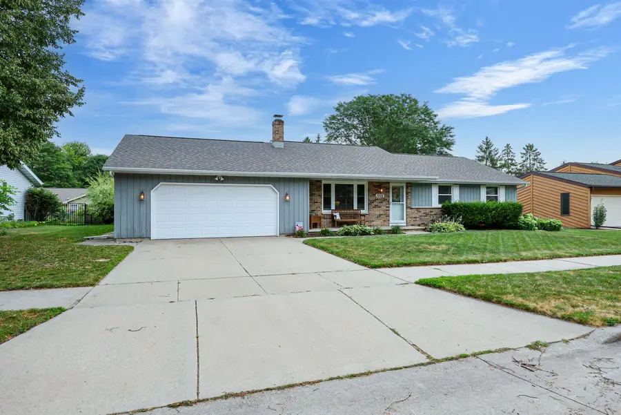 1002 S Covenant Lane, Appleton, WI 54915 - #2