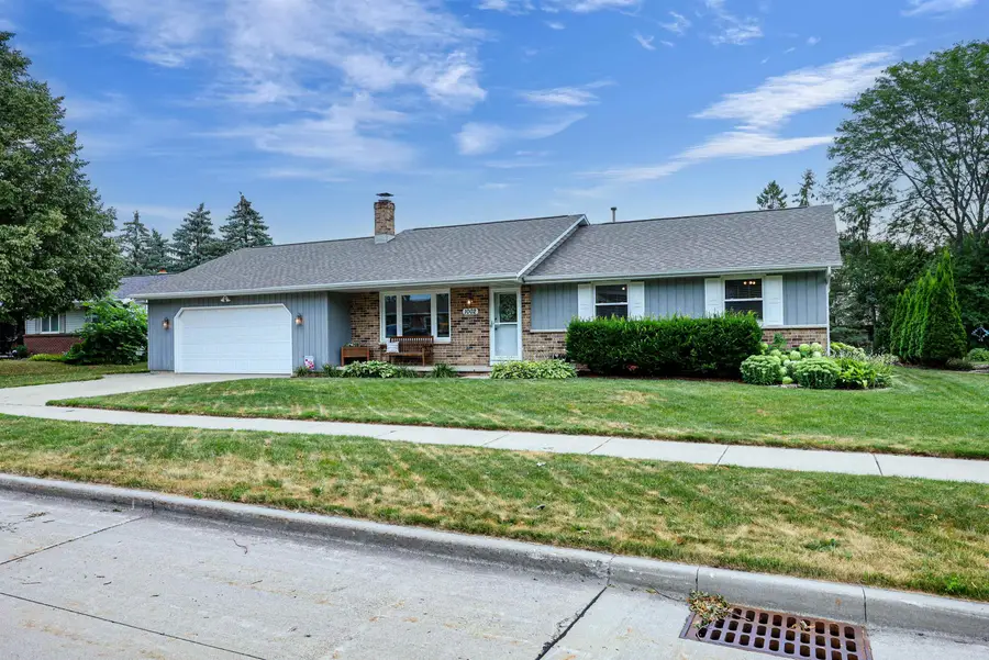 1002 S Covenant Lane, Appleton, WI 54915 - #3
