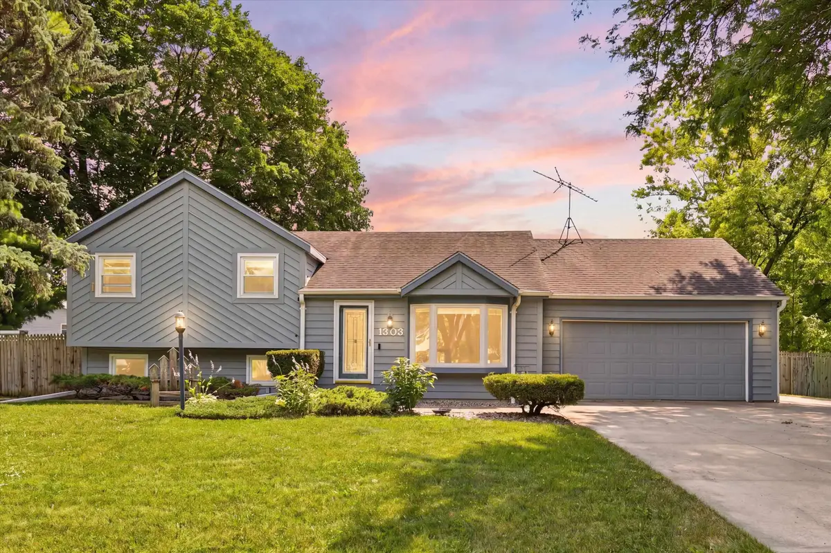 1303 Green Valley Drive, Neenah, WI 54956 - #1