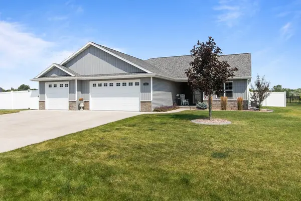 2818 W Hidden Pine Drive, APPLETON, WI 54913
