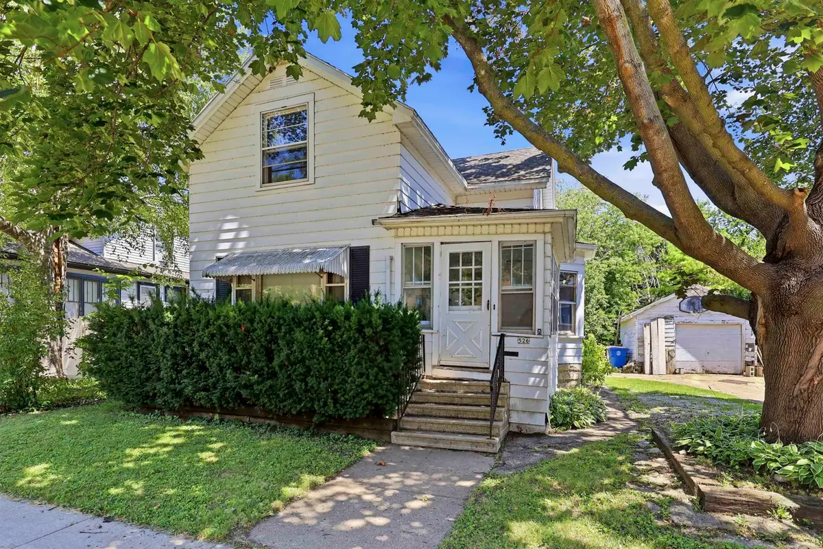 526 Boyd Street, Oshkosh, WI 54901 - #1