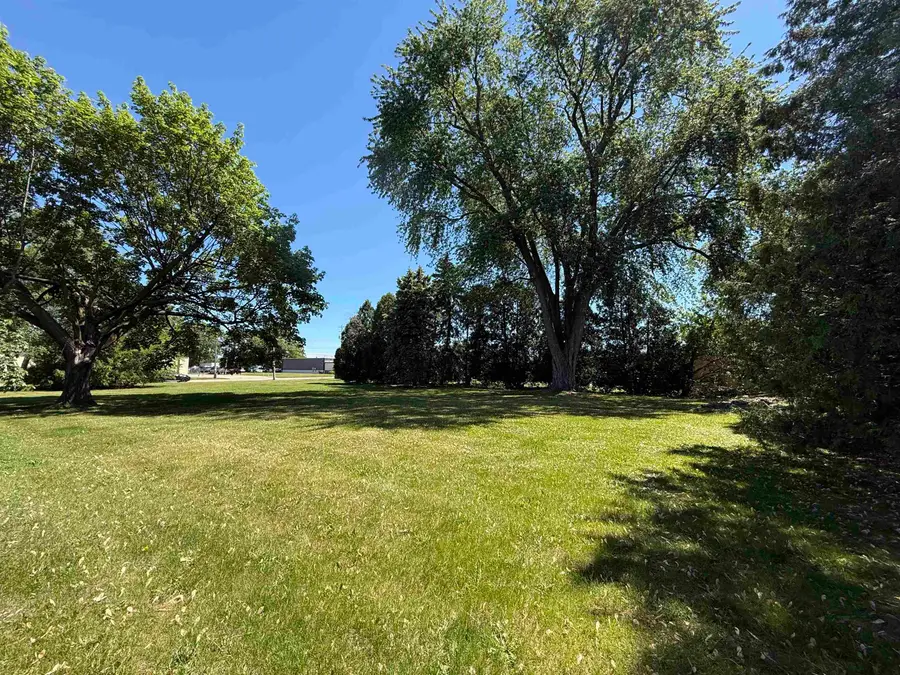 817 Witzel Avenue, Oshkosh, WI 54902 - #3