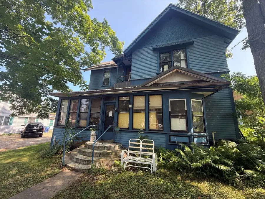 312 E Garfield Avenue, Marion, WI 54950-9710 - #2