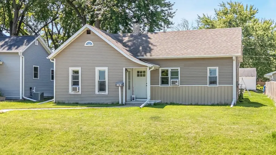 113 W 4th Street, Kaukauna, WI 54130 - #2