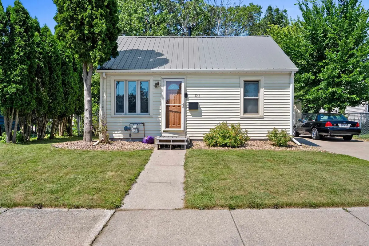 1519 N Wayne Street, Appleton, WI 54911 - #1
