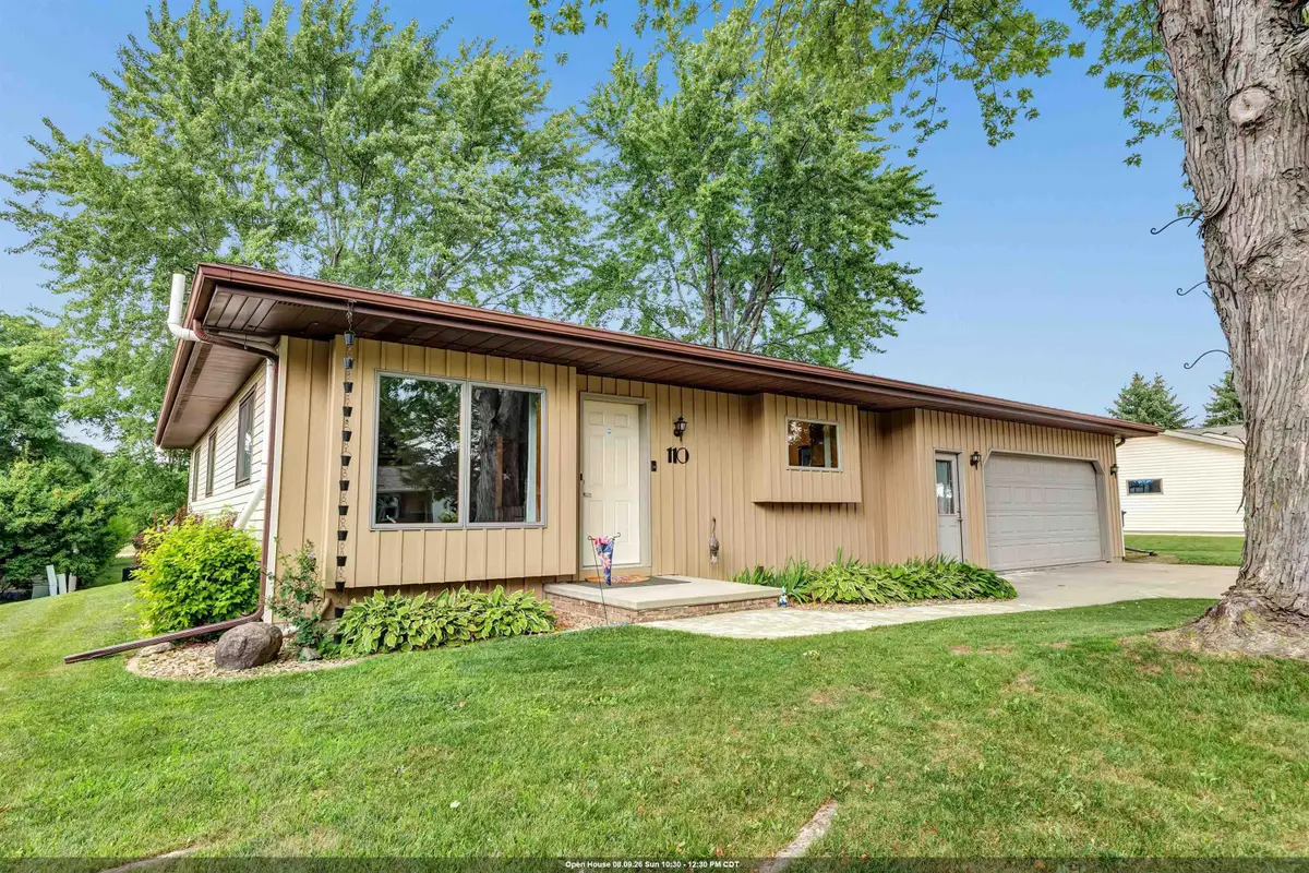 110 E Morningside Drive, Kaukauna, WI 54130 - #1