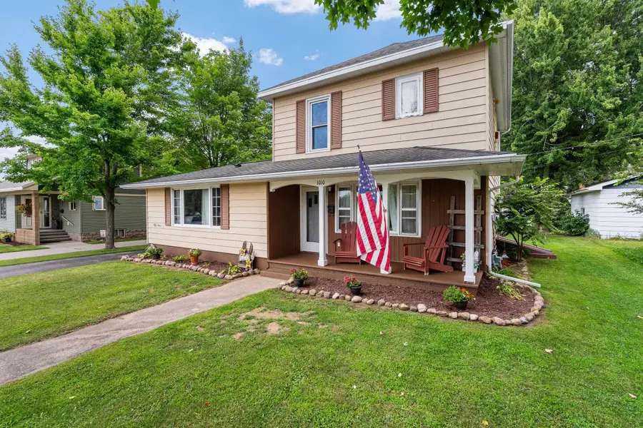1010 S Pearl Street, New London, WI 54961 - #3