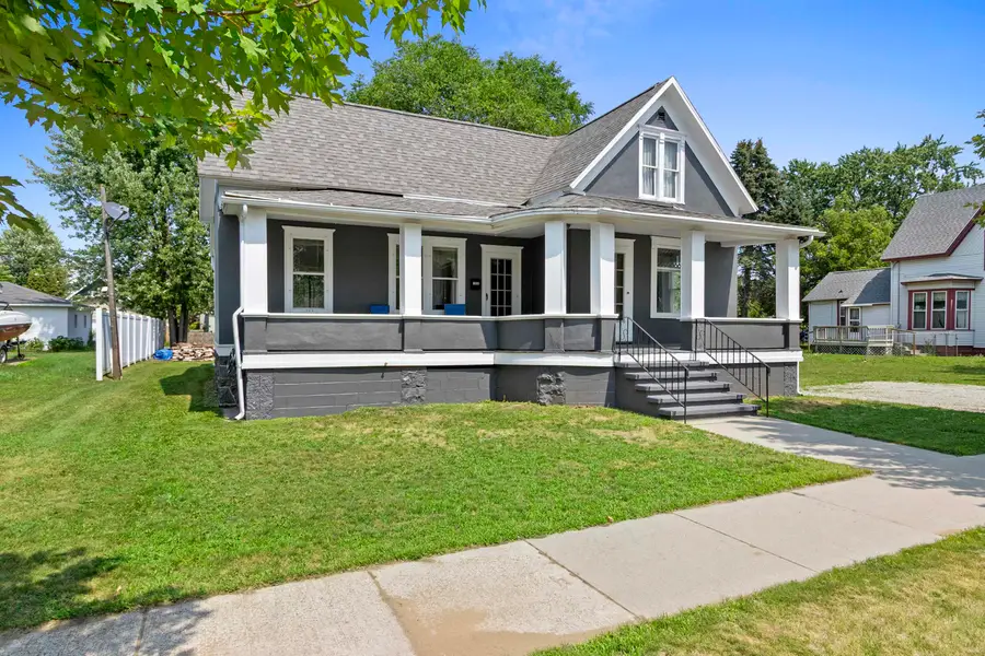 1030 Elizabeth Avenue, Marinette, WI 54143 - #2