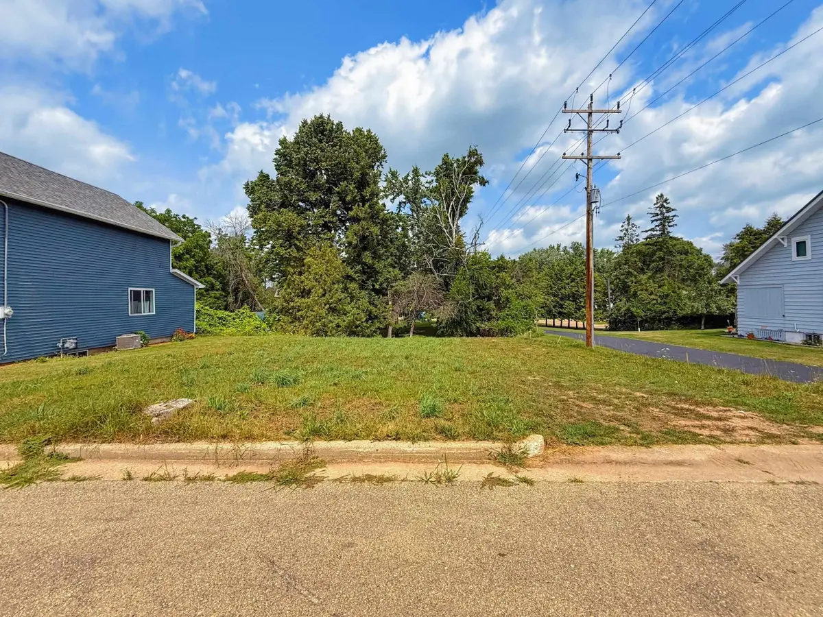 305 E Armstrong Street, Gillett, WI 54124 - #1