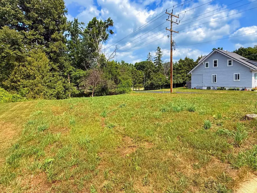 305 E Armstrong Street, Gillett, WI 54124 - #2