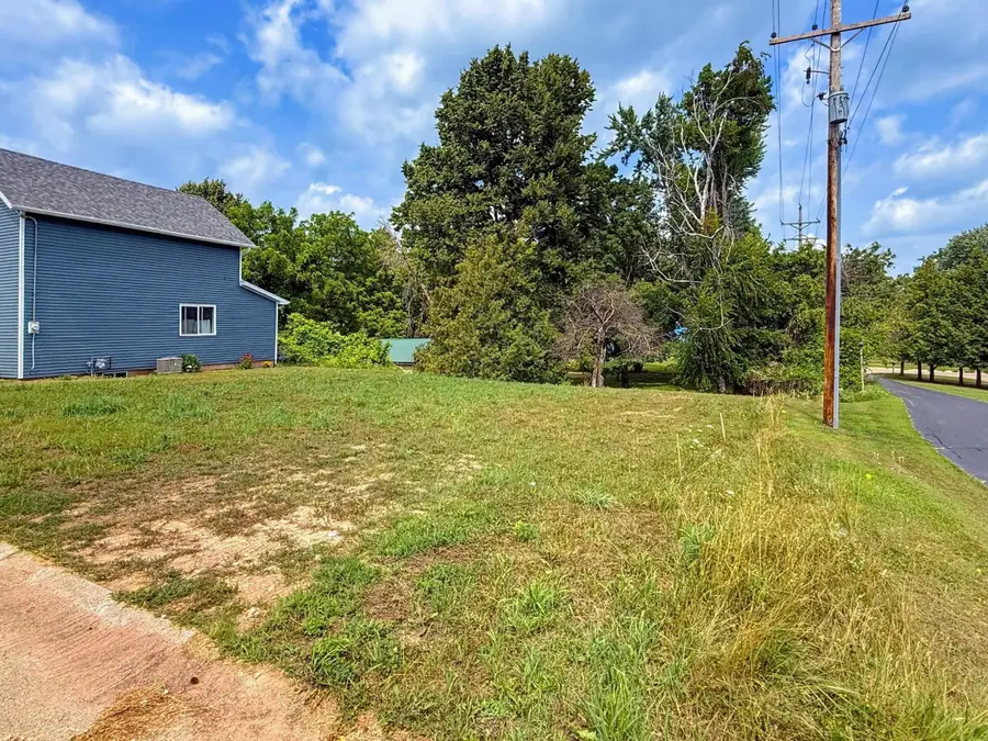 305 E Armstrong Street, Gillett, WI 54124 - #3
