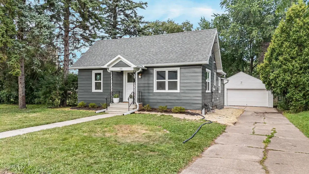 514 Josslyn Street, Oshkosh, WI 54902-2025 - #1