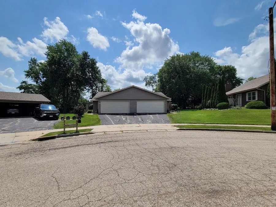 105 Tamarack Circle, Hartford, WI 53027-2631 - #3