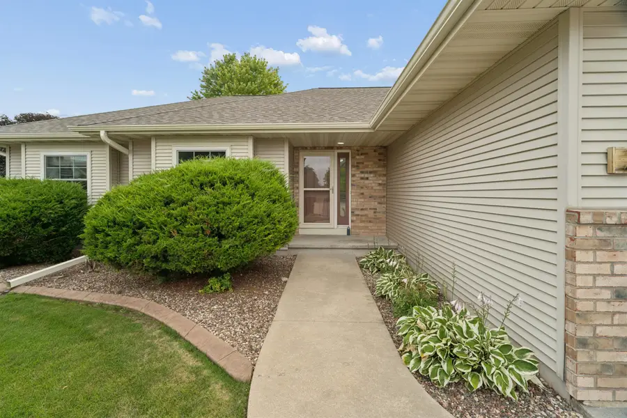 2630 Hearthstone Drive, Oshkosh, WI 54901 - #2