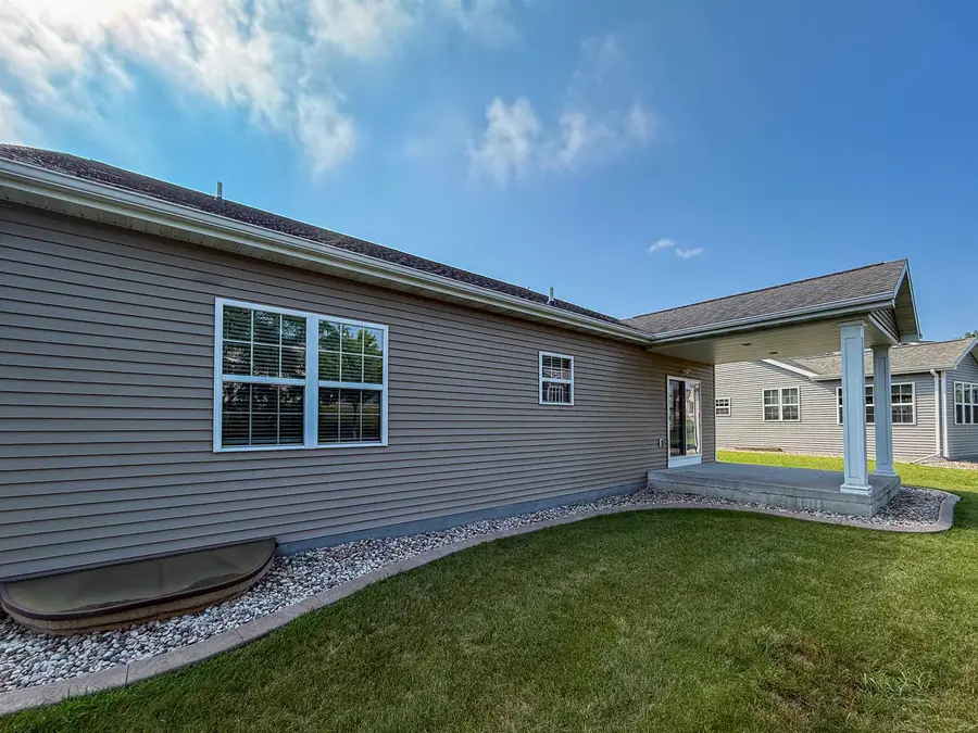 1636 Oak Hollow Lane, Neenah, WI 54956 - #2