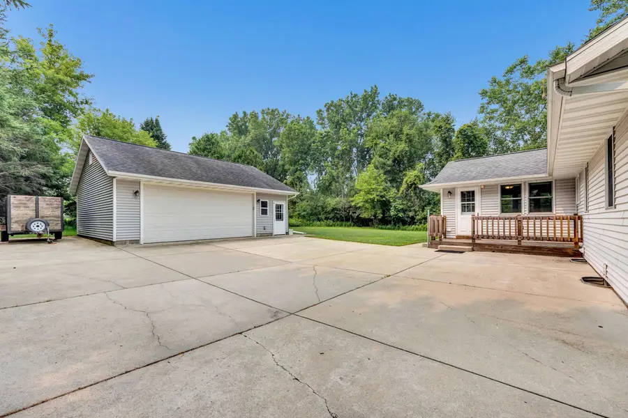 3533 Leeds Castle Drive, Green Bay, WI 54313-7488 - #2