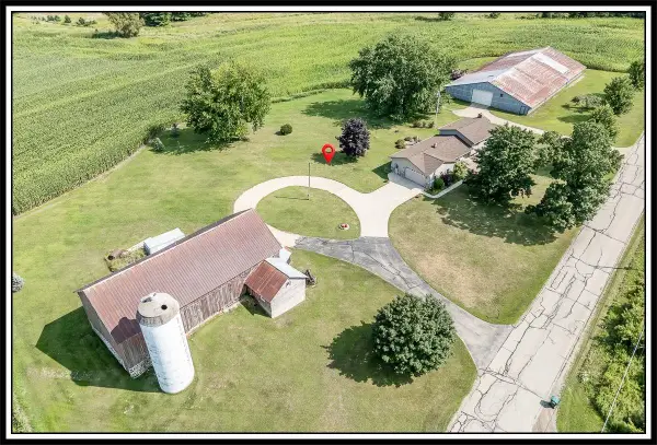 N3212 Bean City Road, NEW LONDON, WI 54961-8800