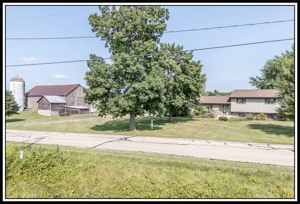 N3212 Bean City Road, NEW LONDON, WI 54961-8800
