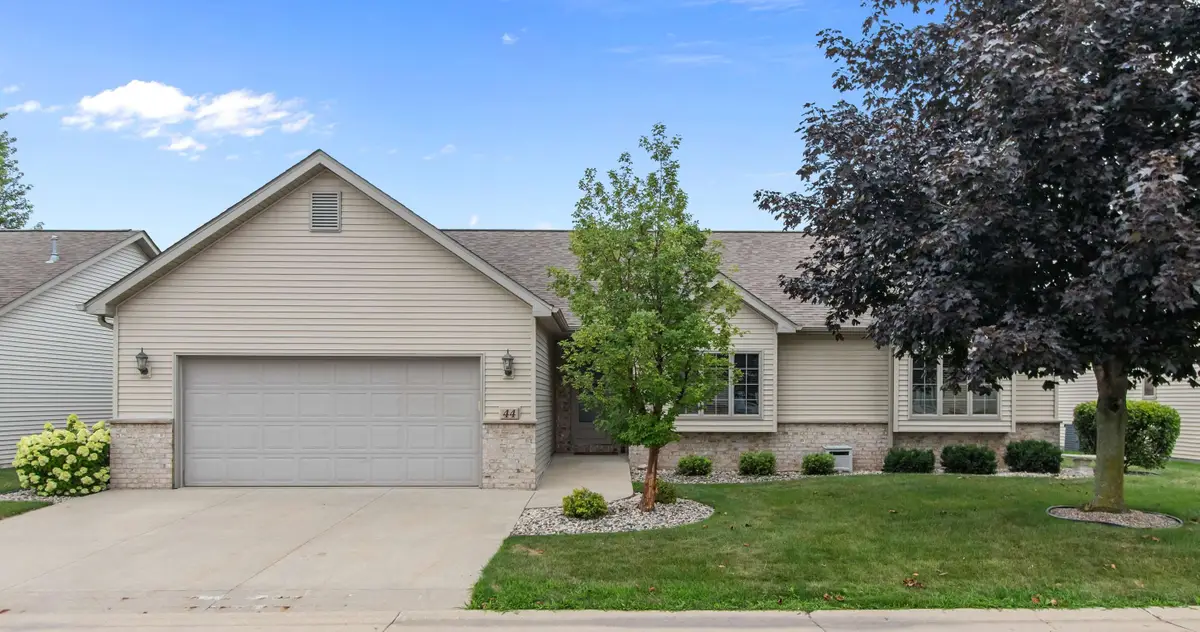 44 Penbrook Circle, Appleton, WI 54913 - #1