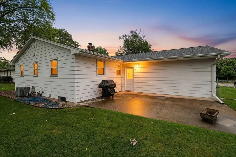 524 E St Joseph Street, Green Bay, WI 54301-2246 - #2