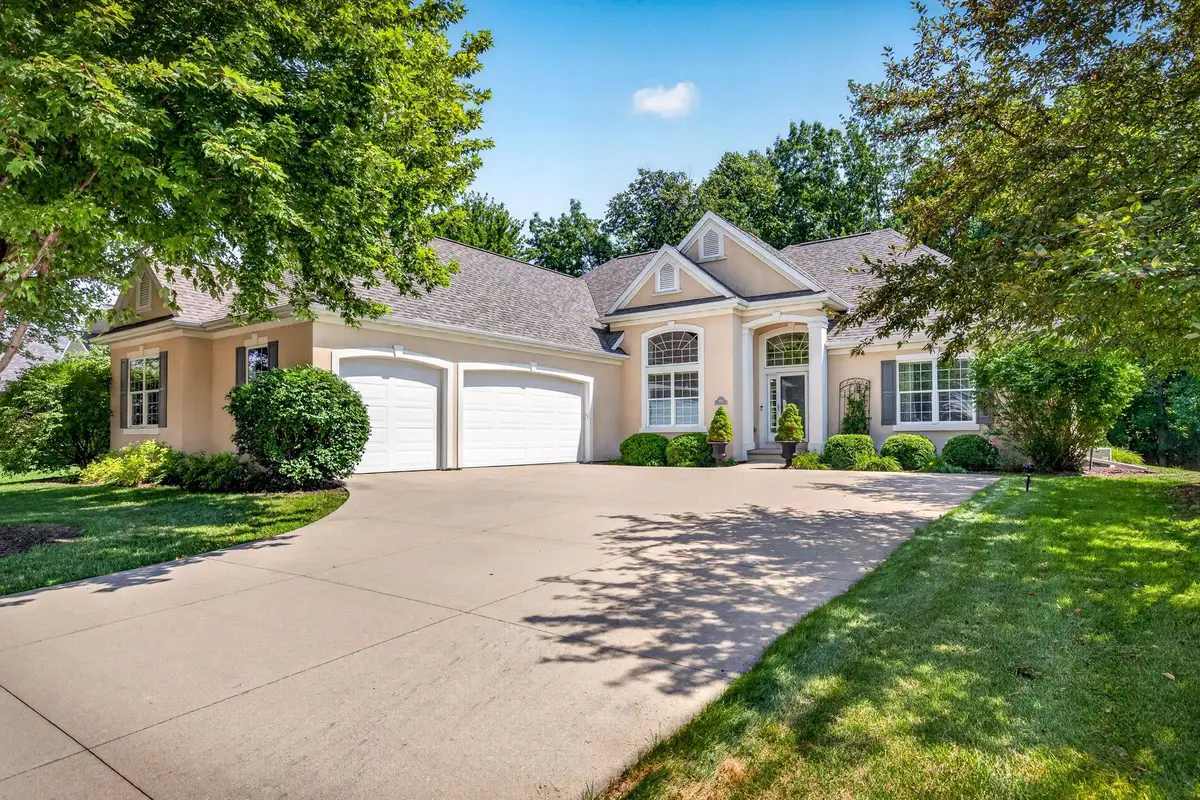 1568 Kingswood Drive, Neenah, WI 54956 - #1