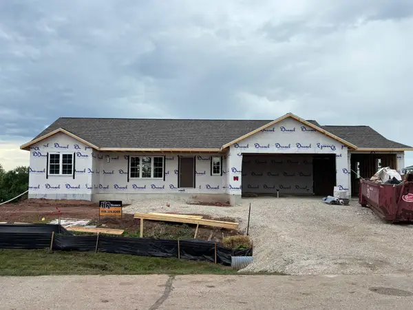 16 Trails End Court, FOND DU LAC, WI 54937
