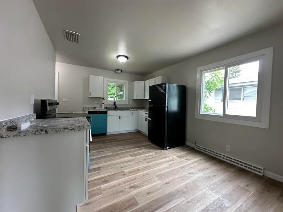 6656 W Brentwood Avenue, Milwaukee, WI 54223 - #3
