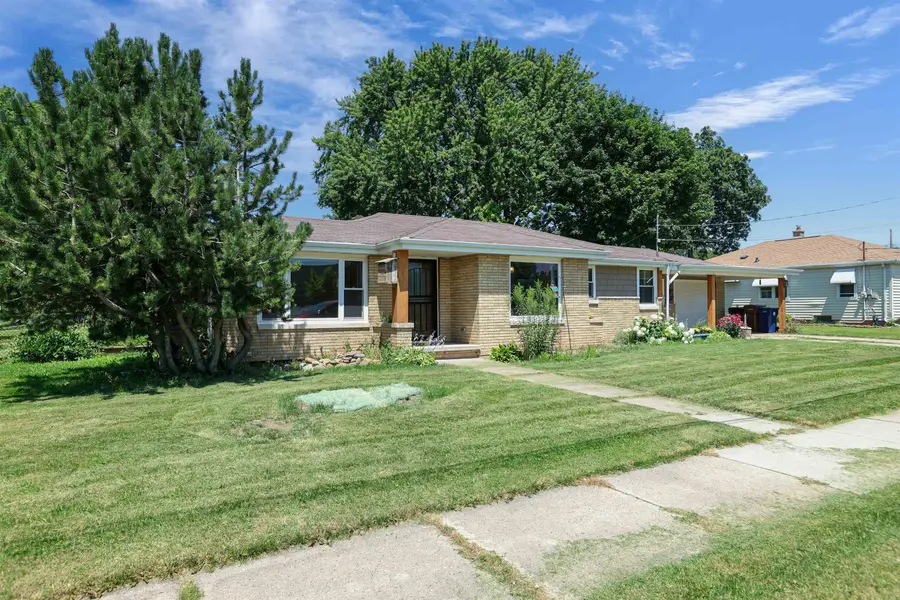 428 8th Street, Menasha, WI 54952 - #3