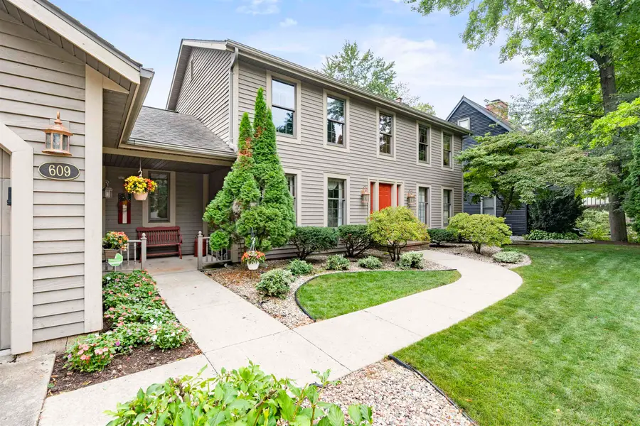 609 Scarlet Oak Court, Appleton, WI 54915-4512 - #2