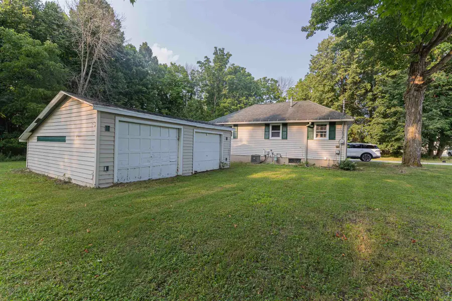429 E Washington Street, Gillett, WI 54124-9999 - #3