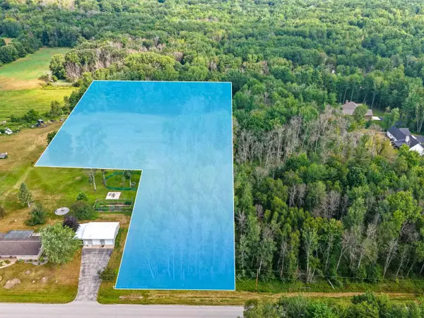 3610 Shady Lane, SUAMICO, WI 54313