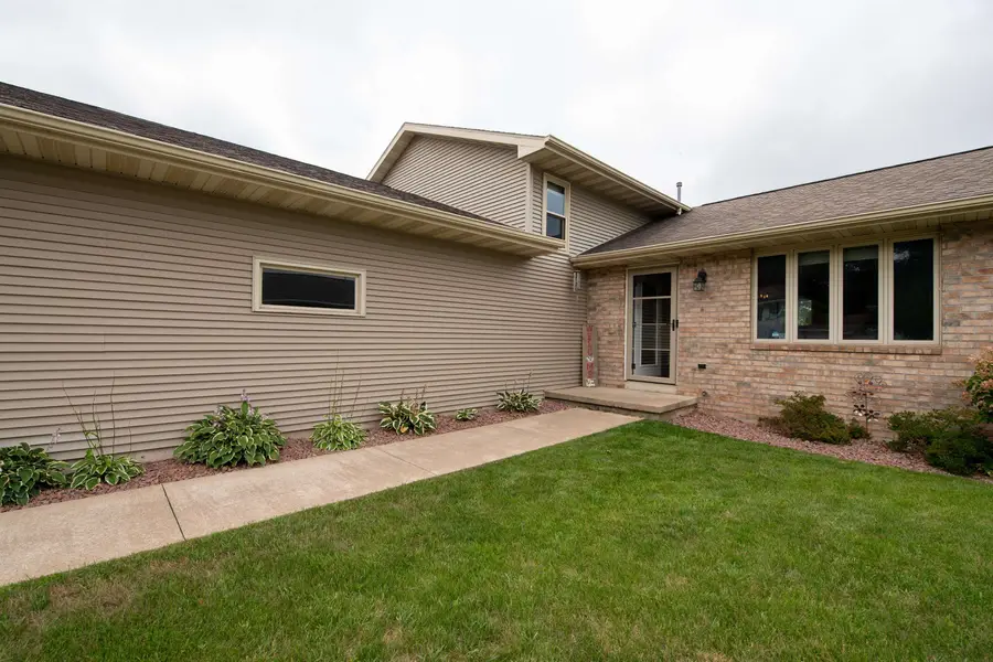 1795 Woodstock Street, Oshkosh, WI 54904 - #2