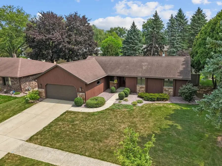406 Silver Spring Drive, Green Bay, WI 54303-4566 - #2