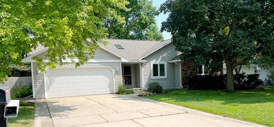2151 Woodcrest Drive, Green Bay, WI 54304-1832 - #2