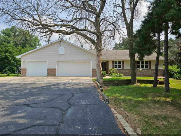3830 Nicolet Drive, GREEN BAY, WI 54311