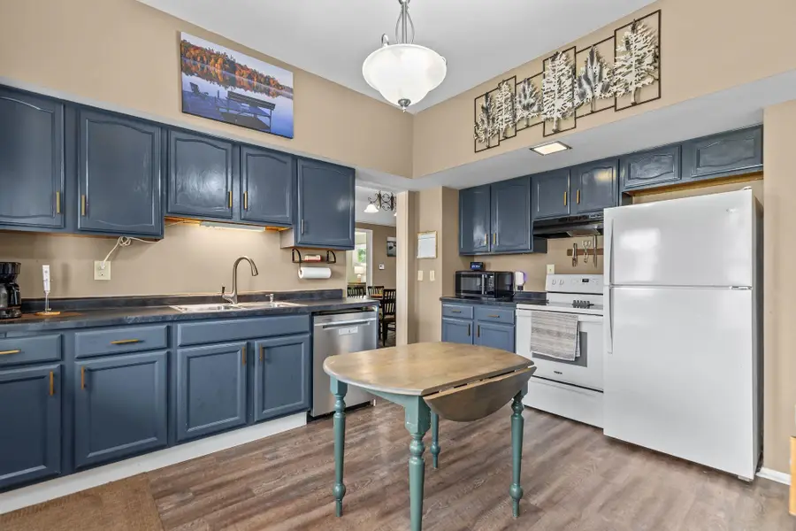 833 Jefferson Street, Oshkosh, WI 54901 - #3