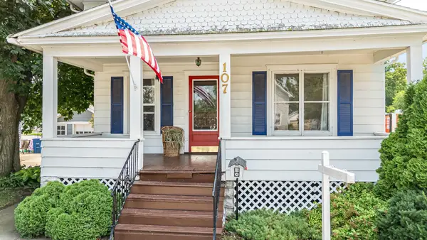 107 W 16th Avenue, OSHKOSH, WI 54902-6903