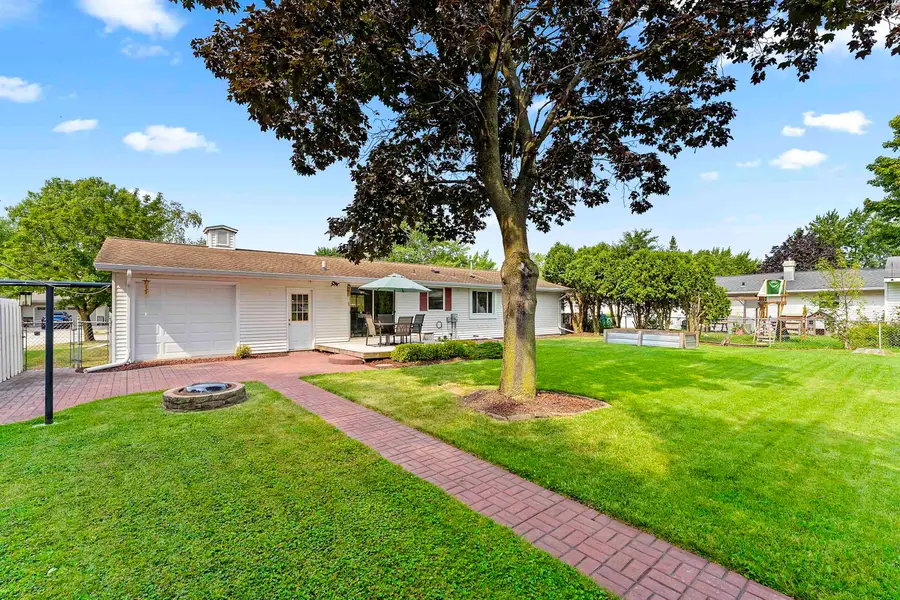 2423 Hampton Avenue, Green Bay, WI 54311 - #2