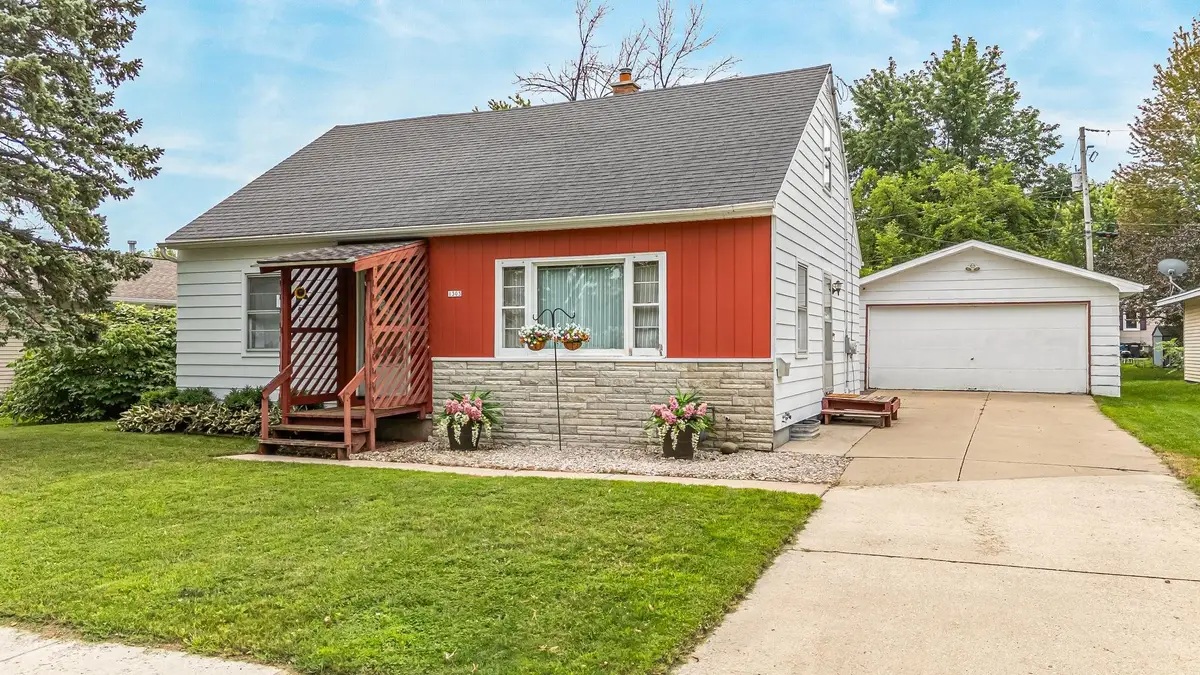 1303 Faust Avenue, Oshkosh, WI 54902-5651 - #1