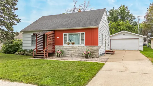 1303 Faust Avenue, OSHKOSH, WI 54902-5651
