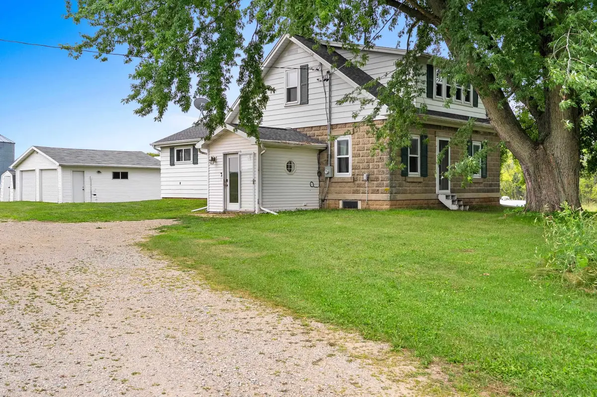 W10057 Baler Road, Hortonville, WI 54944 - #1
