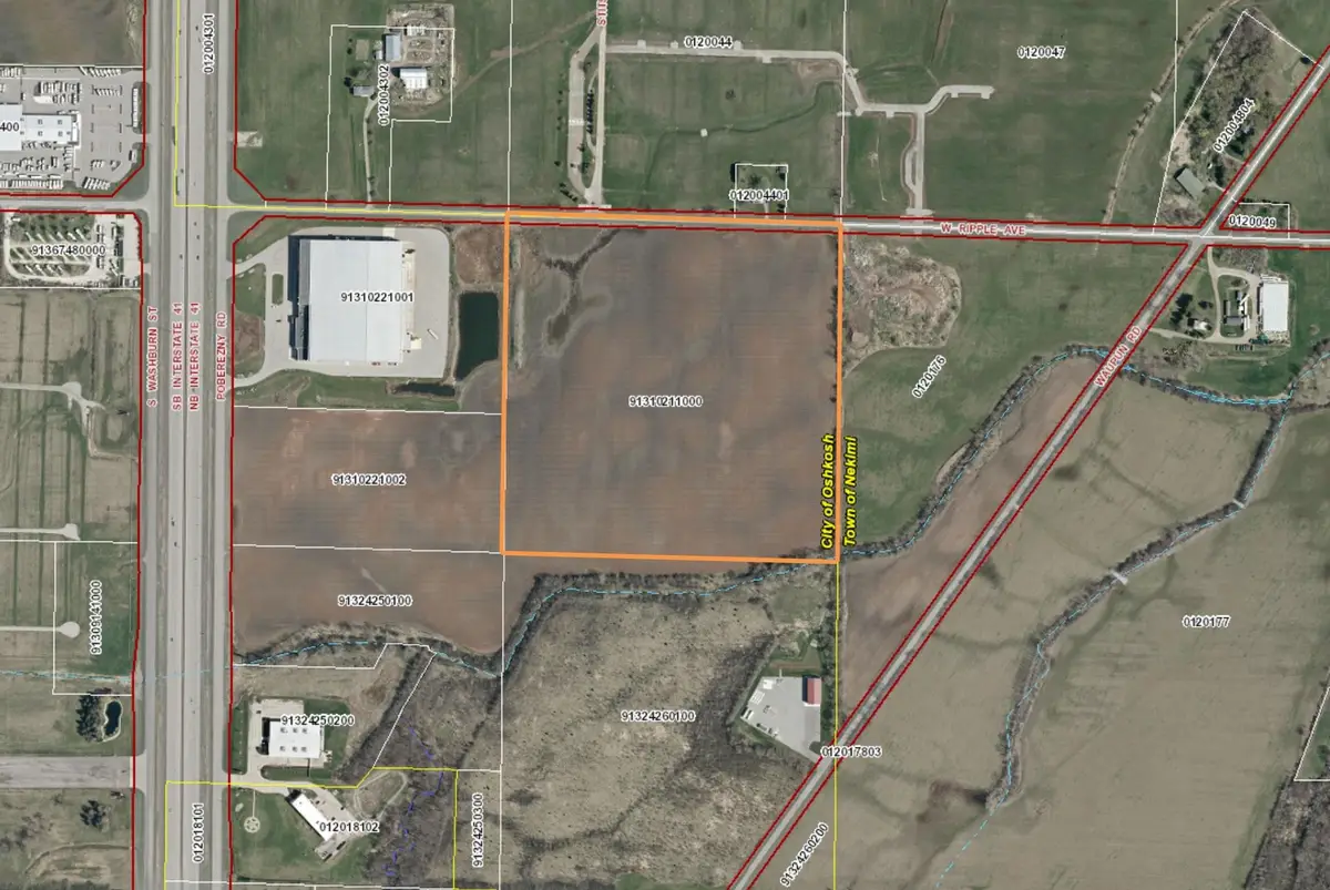 1701 W Ripple Avenue, Oshkosh, WI 54902-0000 - #1