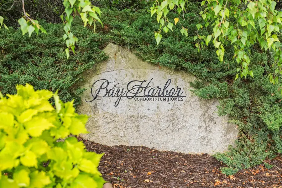 2617 Bay Harbor Circle #2, Green Bay, WI 54304 - #2